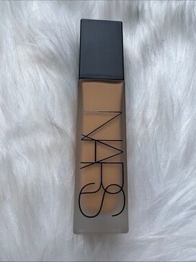 NARS Natural Radiant Longwear Foundation - Aruba